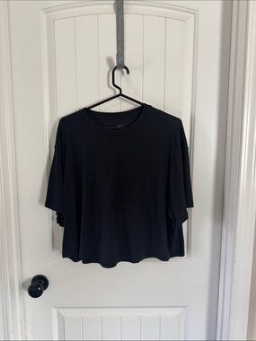 Nike Women's Black Short-Sleeve Relaxed Crop Tee